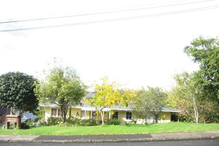 Photo of property in 1/26 Colmar Road, Mellons Bay, Auckland, 2014
