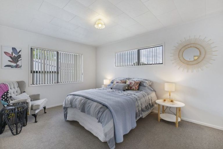 Photo of property in 71 Burundi Avenue, Clendon Park, Auckland, 2103