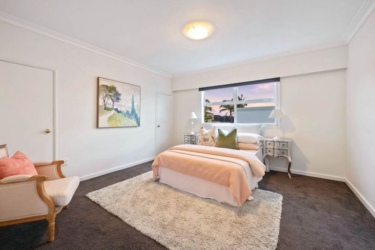 Photo of property in 24 Takutai Avenue, Bucklands Beach, Auckland, 2012