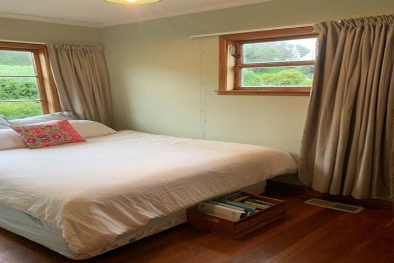 Photo of property in 63 Ranui Terrace, Tawa, Wellington, 5028