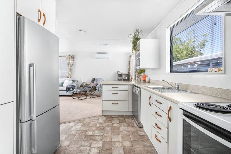 Photo of property in 35 Crawshaw Drive, Nawton, Hamilton, 3200