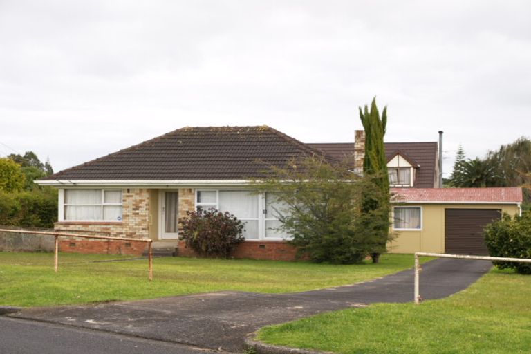 Photo of property in 2/6 Eden Street, Mangere East, Auckland, 2024