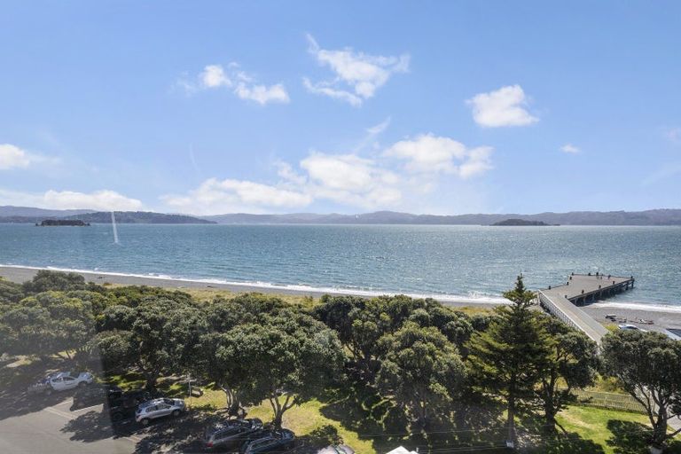 Photo of property in Rona House, 33 Rimu Street, Eastbourne, Lower Hutt, 5013