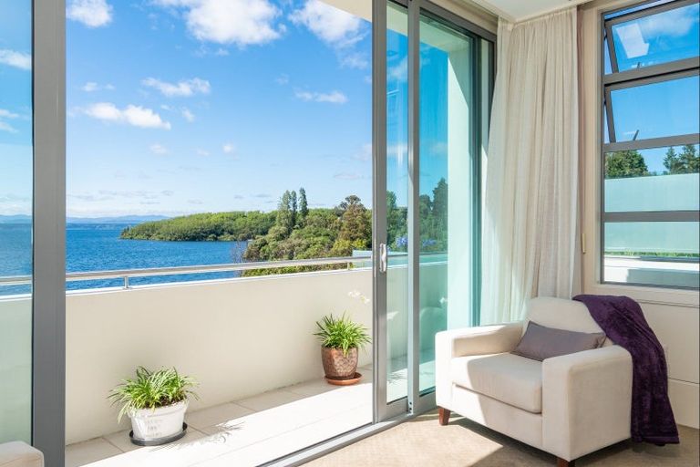 Photo of property in 1/852 Wily Terrace, Acacia Bay, Taupo, 3330
