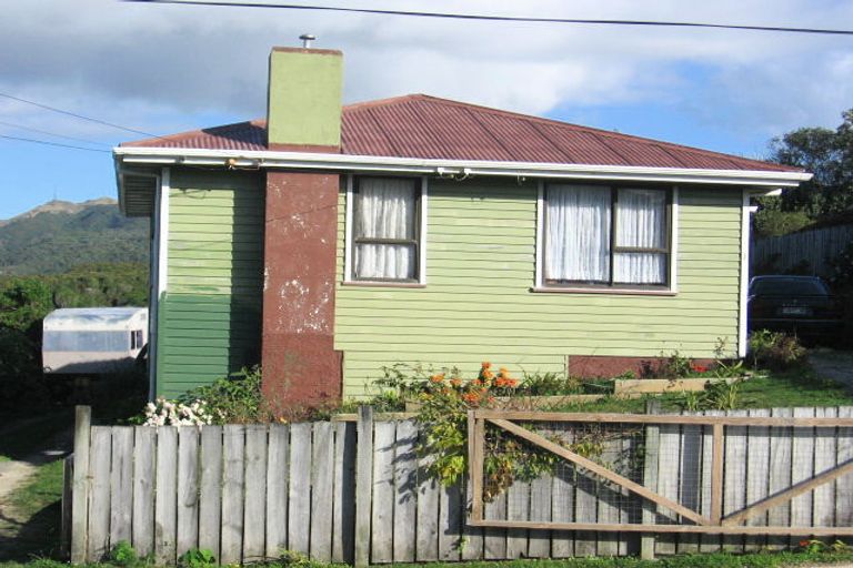 Photo of property in 16 Whenua View, Titahi Bay, Porirua, 5022