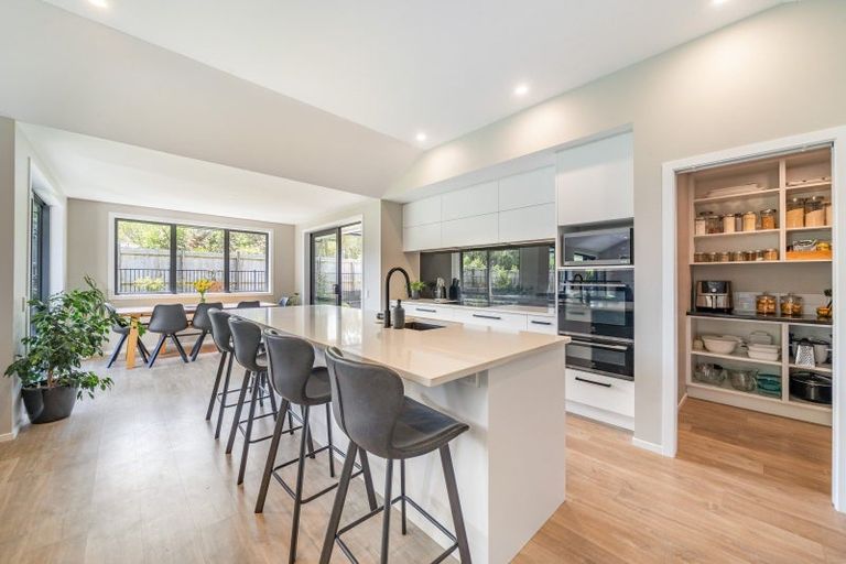 Photo of property in 355 Grays Road, Pauatahanui, Porirua, 5381