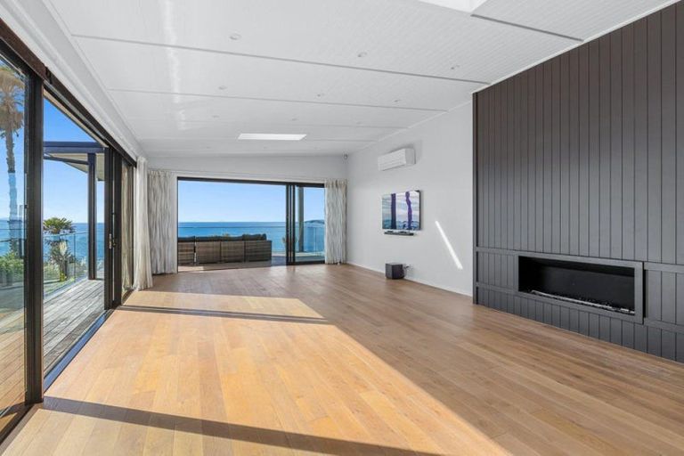 Photo of property in 102 Vipond Road, Stanmore Bay, Whangaparaoa, 0932