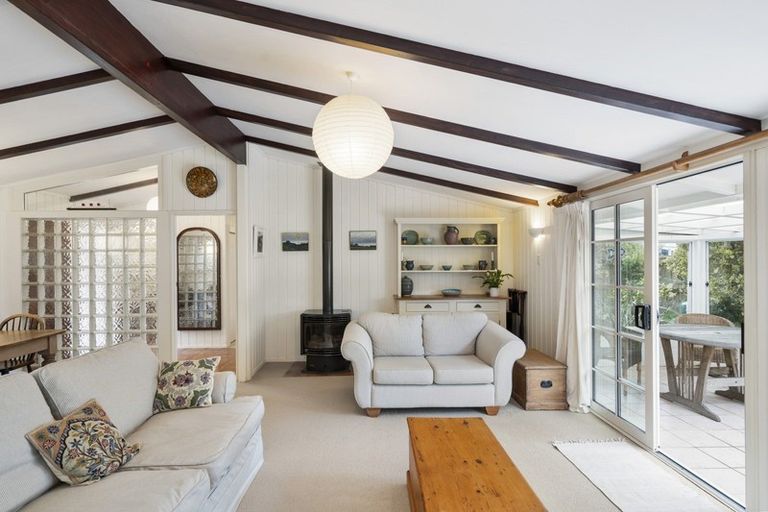 Photo of property in 5 Prudence Place, Oakura, 4314