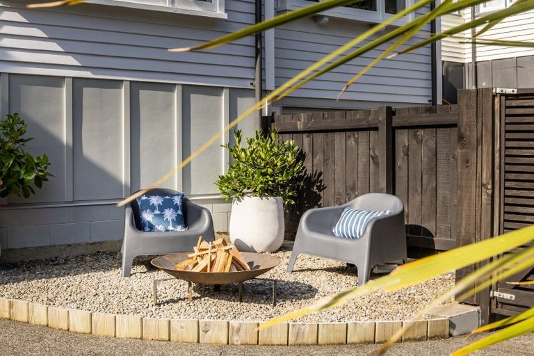 Photo of property in 44 Faraday Street, Hospital Hill, Napier, 4110