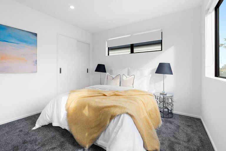 Photo of property in 165d Wiseley Road, West Harbour, Auckland, 0618