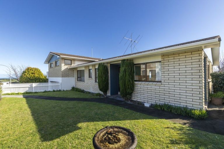 Photo of property in 19 Darwin Crescent, Spotswood, New Plymouth, 4310
