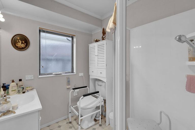 Photo of property in 14 Sandalwood Drive, Dinsdale, Hamilton, 3204