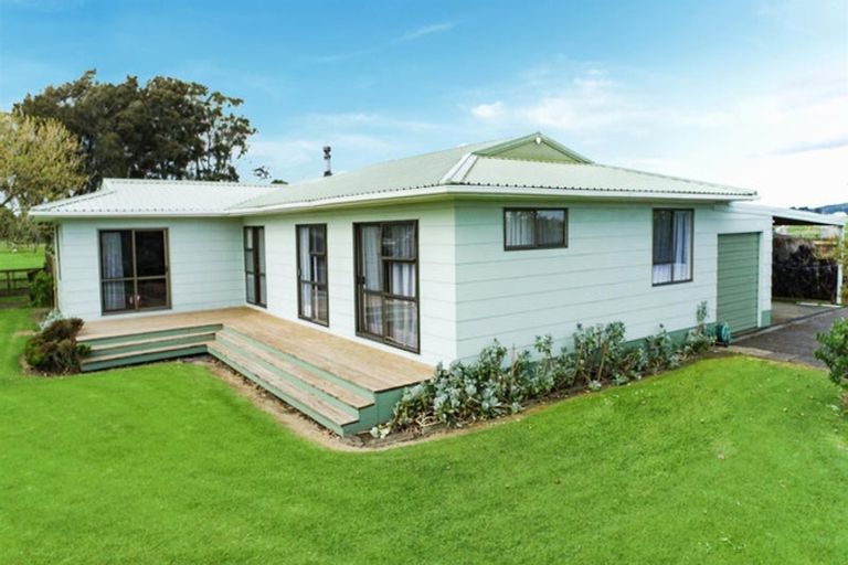 Photo of property in 76 Robertson Road, Ruawai, 0591