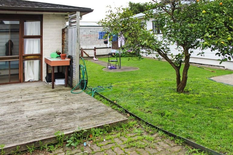 Photo of property in 43 Geraldine Crescent, Cloverlea, Palmerston North, 4412