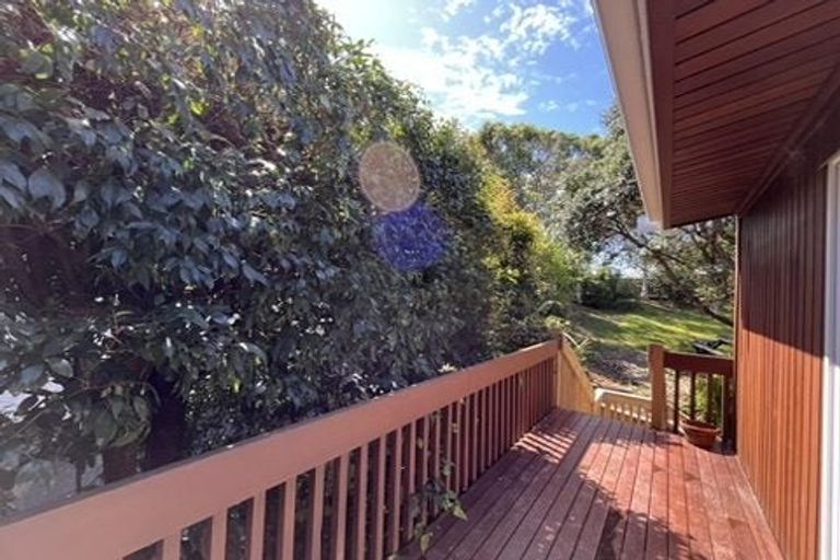 Photo of property in 25 Geoffrey Road, Torbay, Auckland, 0630