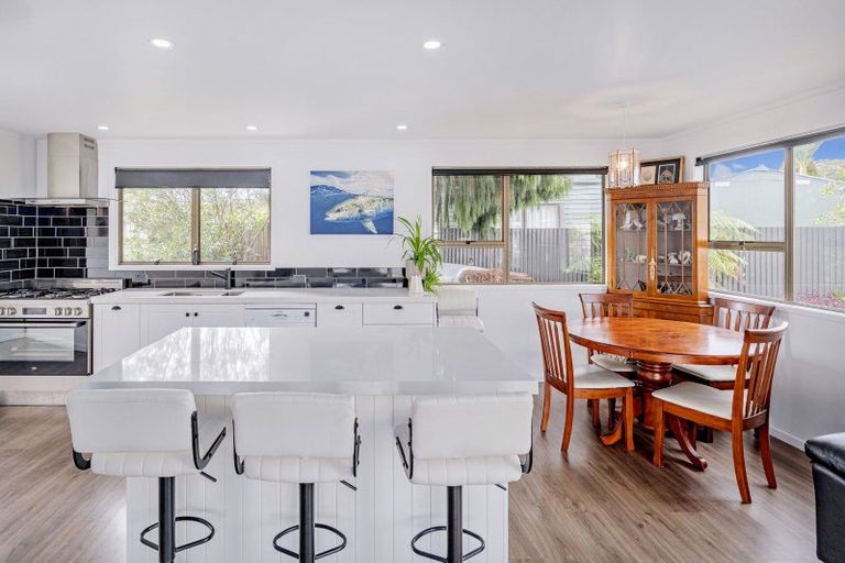 Photo of property in 145 Robinson Road, Whitianga, 3510