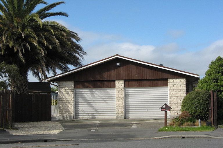 Photo of property in 4 Collingwood Place, Rangiora, 7400