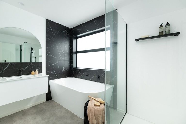 Photo of property in 14 Hayward Place, Ohauiti, Tauranga, 3112