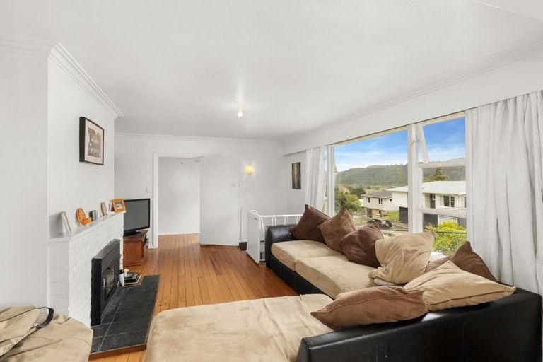 Photo of property in 20 Manor Drive, Stokes Valley, Lower Hutt, 5019