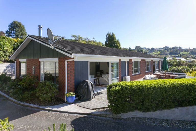 Photo of property in 2/13 Scenic Heights, Acacia Bay, Taupo, 3330