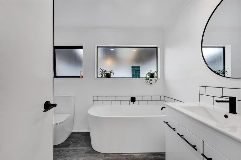 Photo of property in 8 Jade Place, Bell Block, New Plymouth, 4312