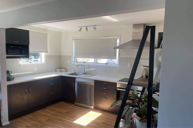 Photo of property in 24 Meilland Place, Glen Eden, Auckland, 0602