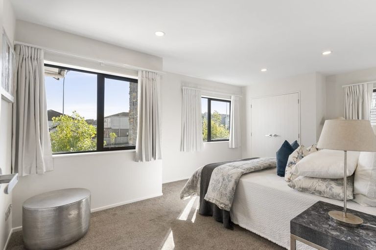Photo of property in 403 Ormiston Road, Flat Bush, Auckland, 2019