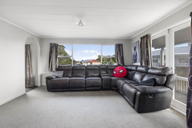 Photo of property in 6 Yates Street, Otaki Beach, Otaki, 5512