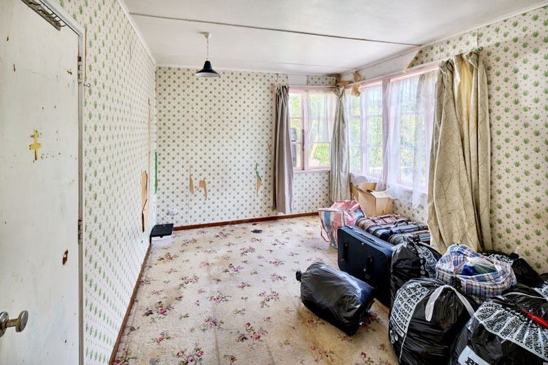 Photo of property in 96 Molesworth Street, Taita, Lower Hutt, 5011