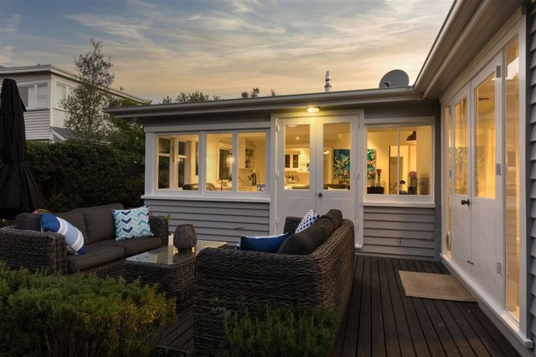 Photo of property in 9 Hawthorne Street, Strowan, Christchurch, 8052