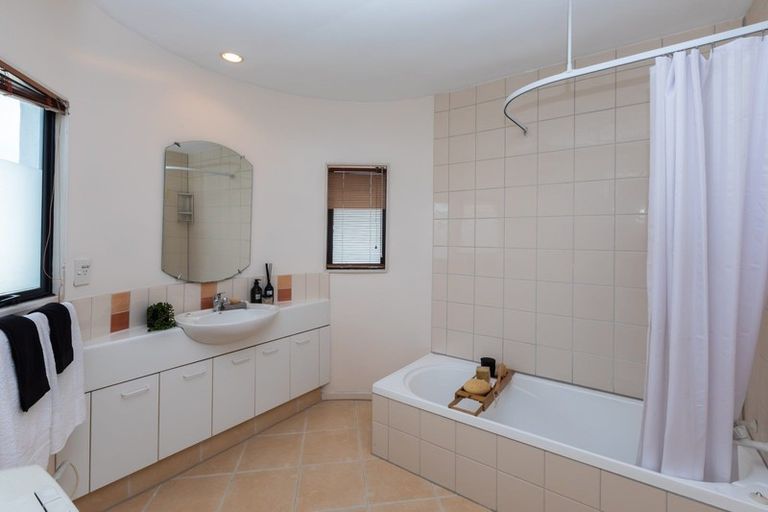 Photo of property in 28e Cranmer Square, Christchurch Central, Christchurch, 8013