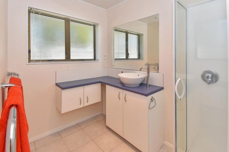 Photo of property in 2/11 Beaumaris Way, Conifer Grove, Takanini, 2112