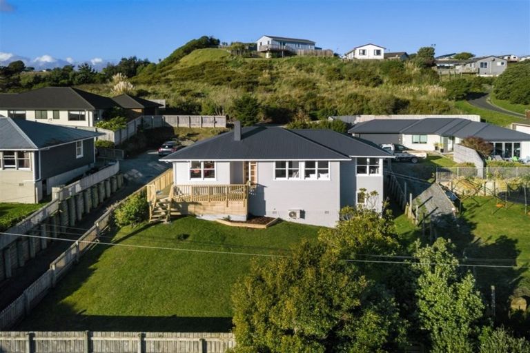 Photo of property in 46 Downes Street, Titahi Bay, Porirua, 5022