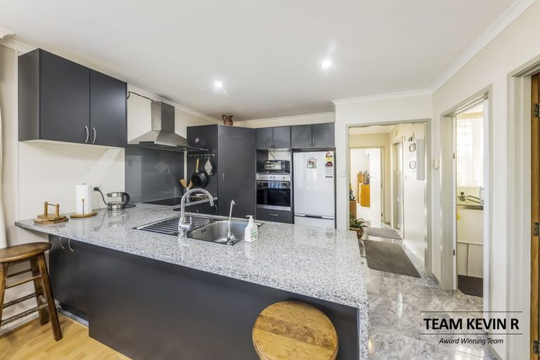 Photo of property in 34 Marvon Downs Avenue, Pakuranga Heights, Auckland, 2010