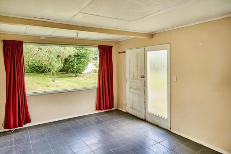 Photo of property in 39 Westminster Road, Wainuiomata, Lower Hutt, 5014