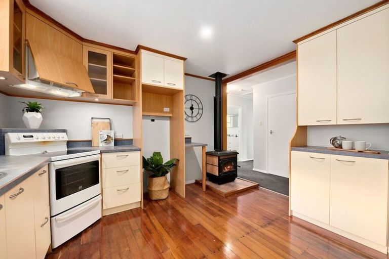 Photo of property in 11 Horoeka Street, Stokes Valley, Lower Hutt, 5019