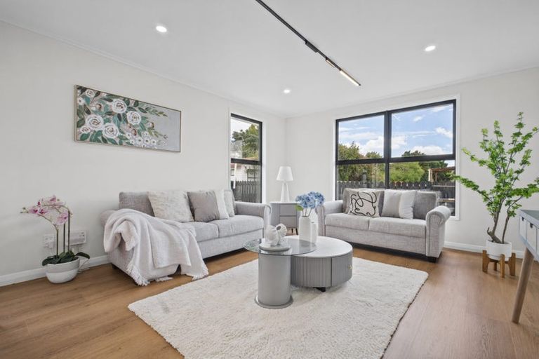 Photo of property in 80 Cambridge Terrace, Papatoetoe, Auckland, 2025