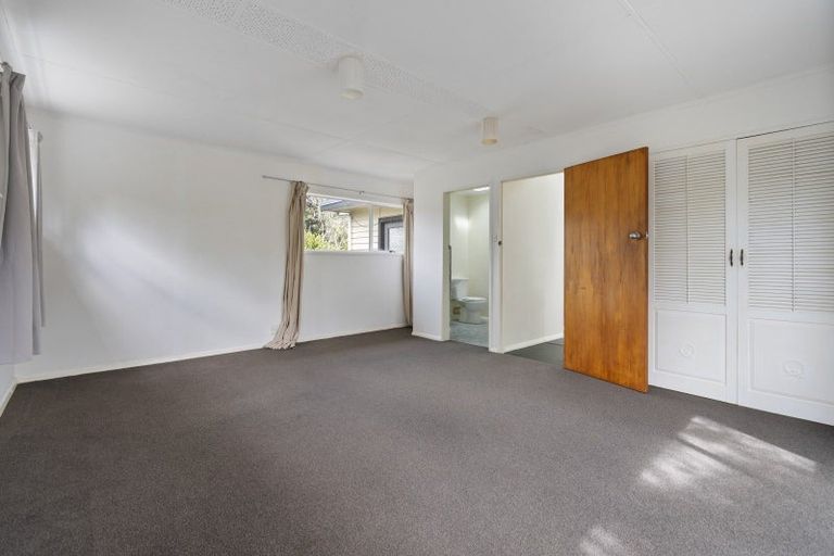 Photo of property in 393 Aokautere Drive, Aokautere, Palmerston North, 4471