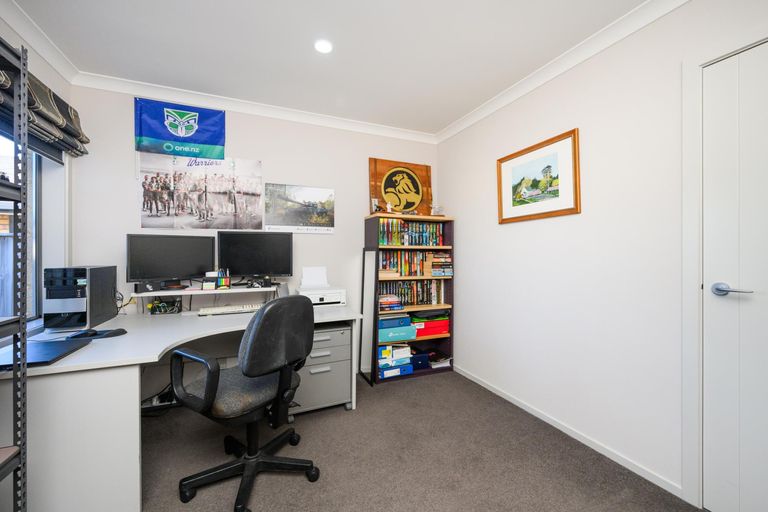 Photo of property in 99 Schnell Drive, Kelvin Grove, Palmerston North, 4414