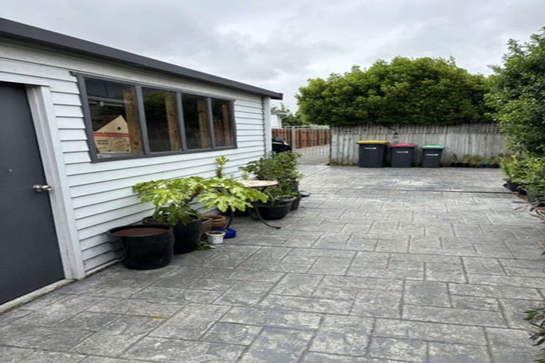 Photo of property in 1/20 Winters Road, Redwood, Christchurch, 8051