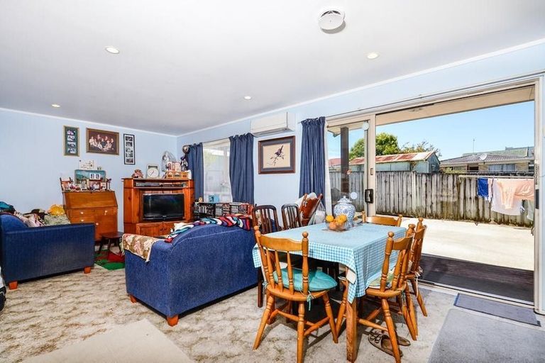 Photo of property in 4050a Great North Road, Glen Eden, Auckland, 0602