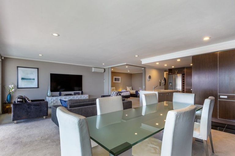 Photo of property in 2/225 Lake Terrace, Waipahihi, Taupo, 3330