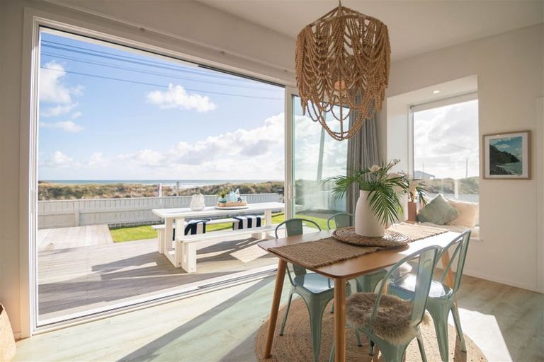 Photo of property in 21 Ocean Beach Street, Foxton Beach, Foxton, 4815