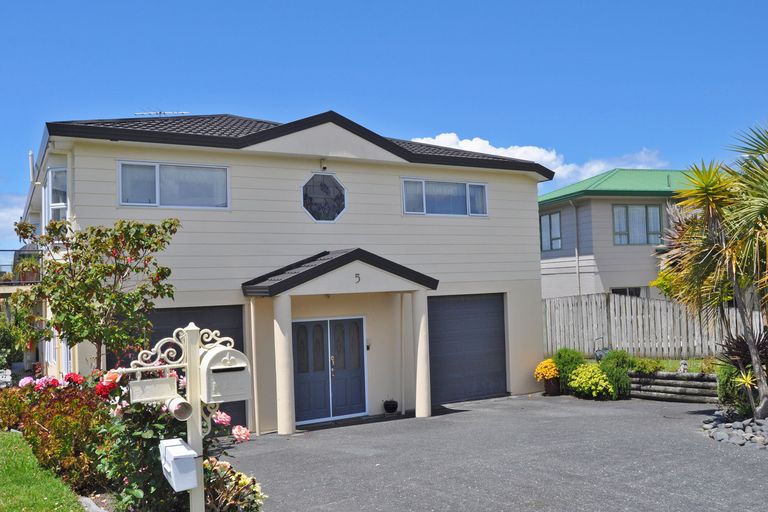 Photo of property in 5 Ngatira Place, Snells Beach, 0920