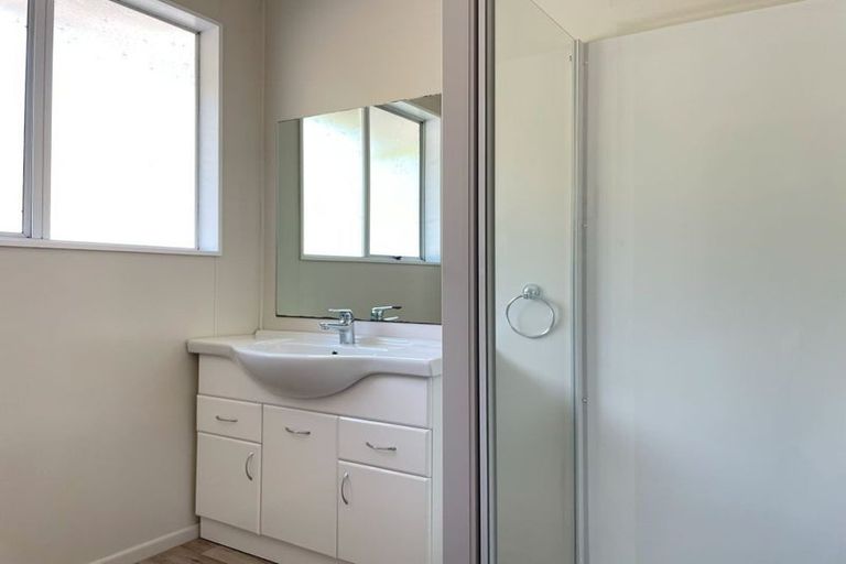 Photo of property in 87a Pinehaven Road, Pinehaven, Upper Hutt, 5019