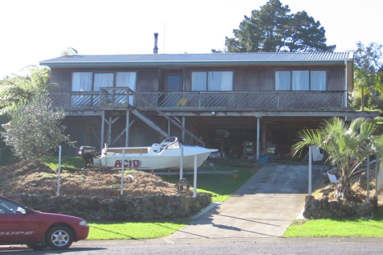 Photo of property in 24 William Hadlow Place, Hatfields Beach, Orewa, 0931