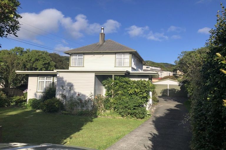Photo of property in 10 Stephen Street, Johnsonville, Wellington, 6037