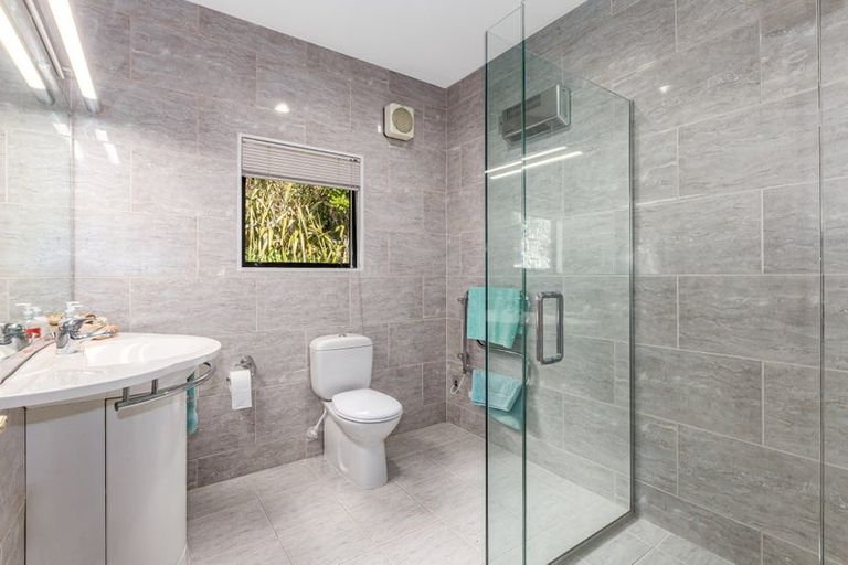 Photo of property in 52 Walter Road, Lowry Bay, Lower Hutt, 5013