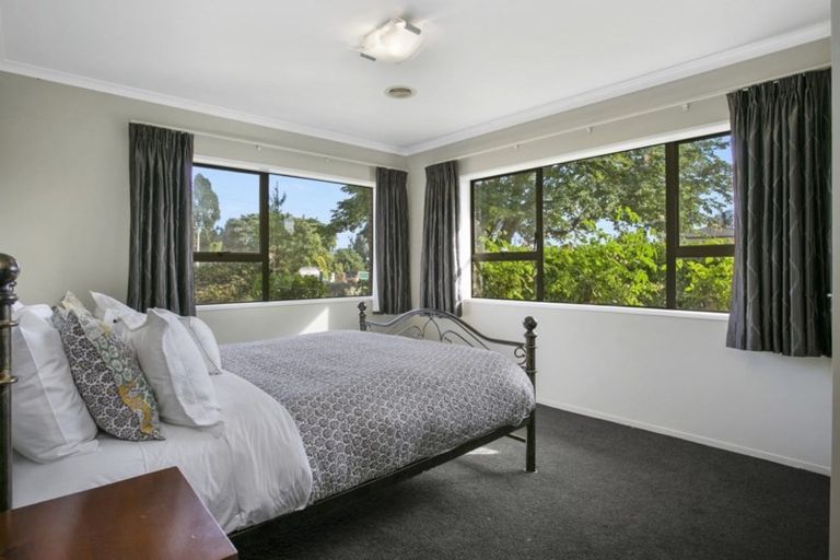 Photo of property in 262 Shakespeare Street, Leamington, Cambridge, 3432