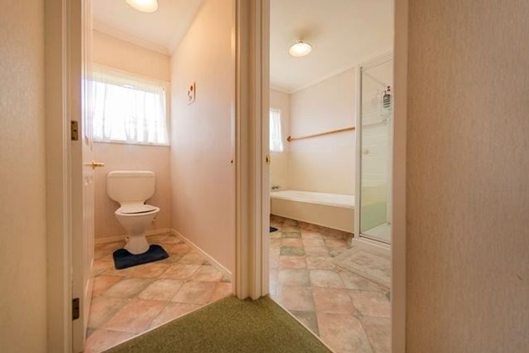Photo of property in 18 Cholmondeley Crescent, Whitianga, 3510